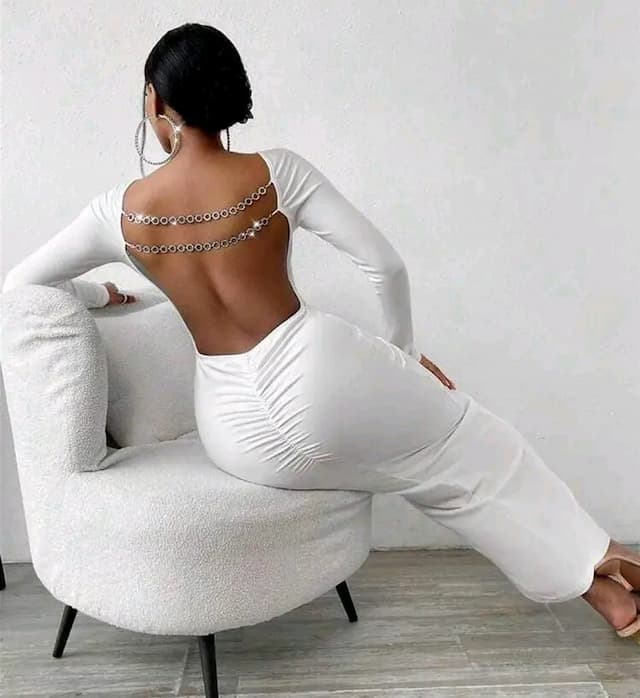 Step into the Spotlight with this Glamorous Bodycon Dress