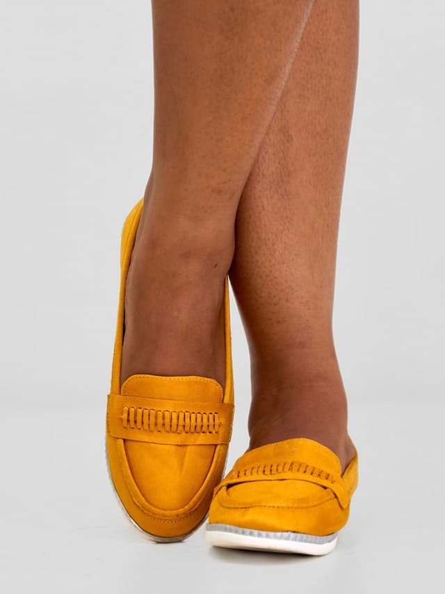 Be Unique Timeless Chain Loafers - Mustard