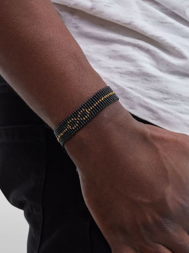 Looming Bangle - Black / Gold