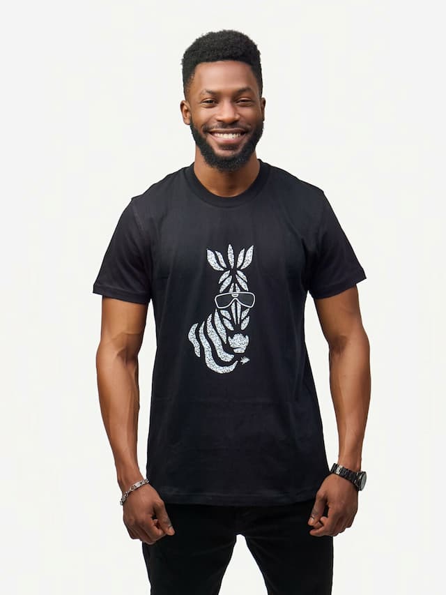Kitu Kali Graphic With Milia T-shirt - Black