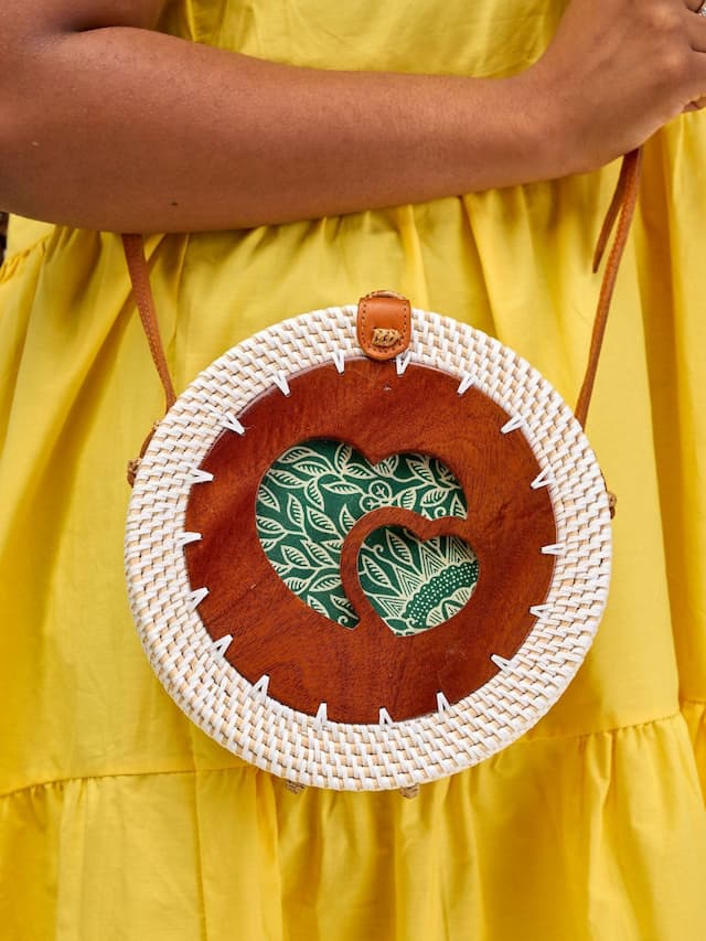 Cugu's Handmade Love Hearts Rattan Bag - White
