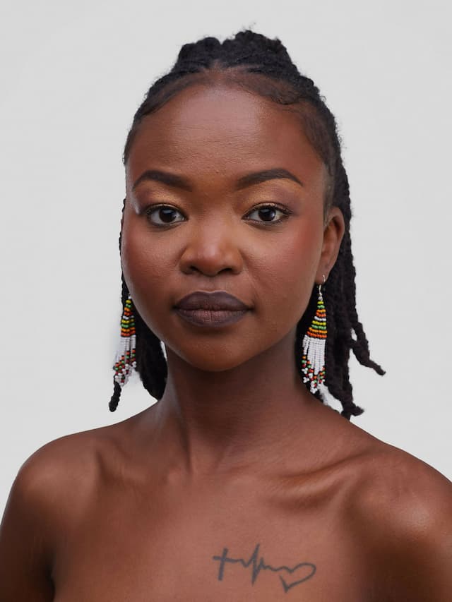 Hanging Earring - White