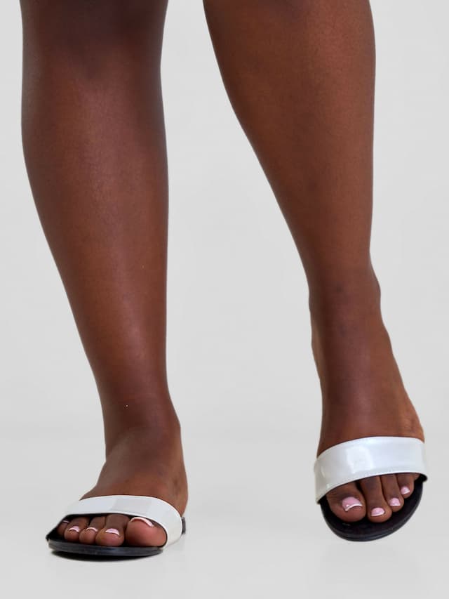 Be Unique Summer Sandals - White