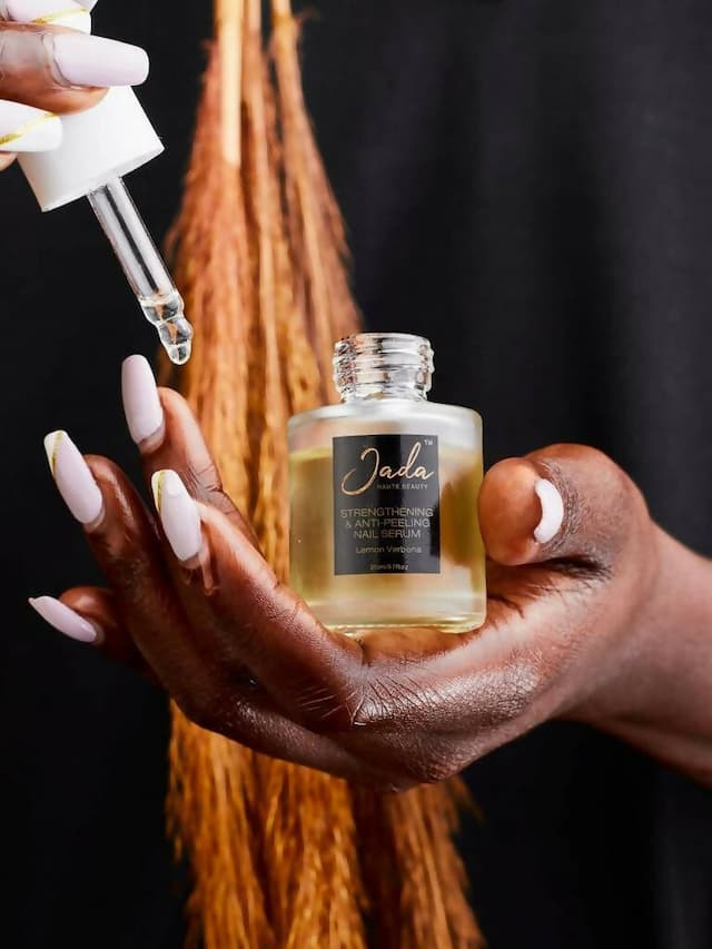 Jada Strengthening & Anti-Peeling Nail Serum - 20ML