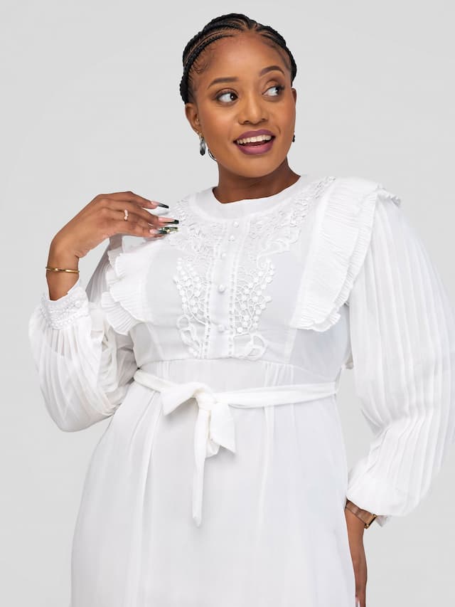 Gloshe Classic Chic Dress - White