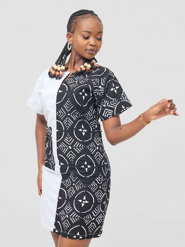 Sleek Plausible African Print Dress - Black / White