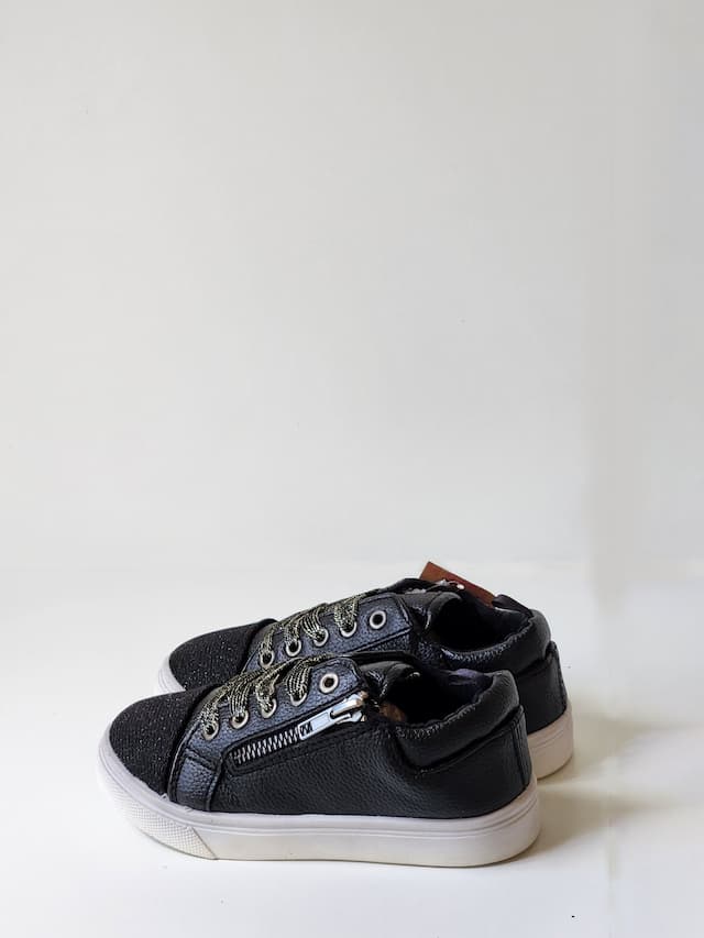Kids Sneakers - Black
