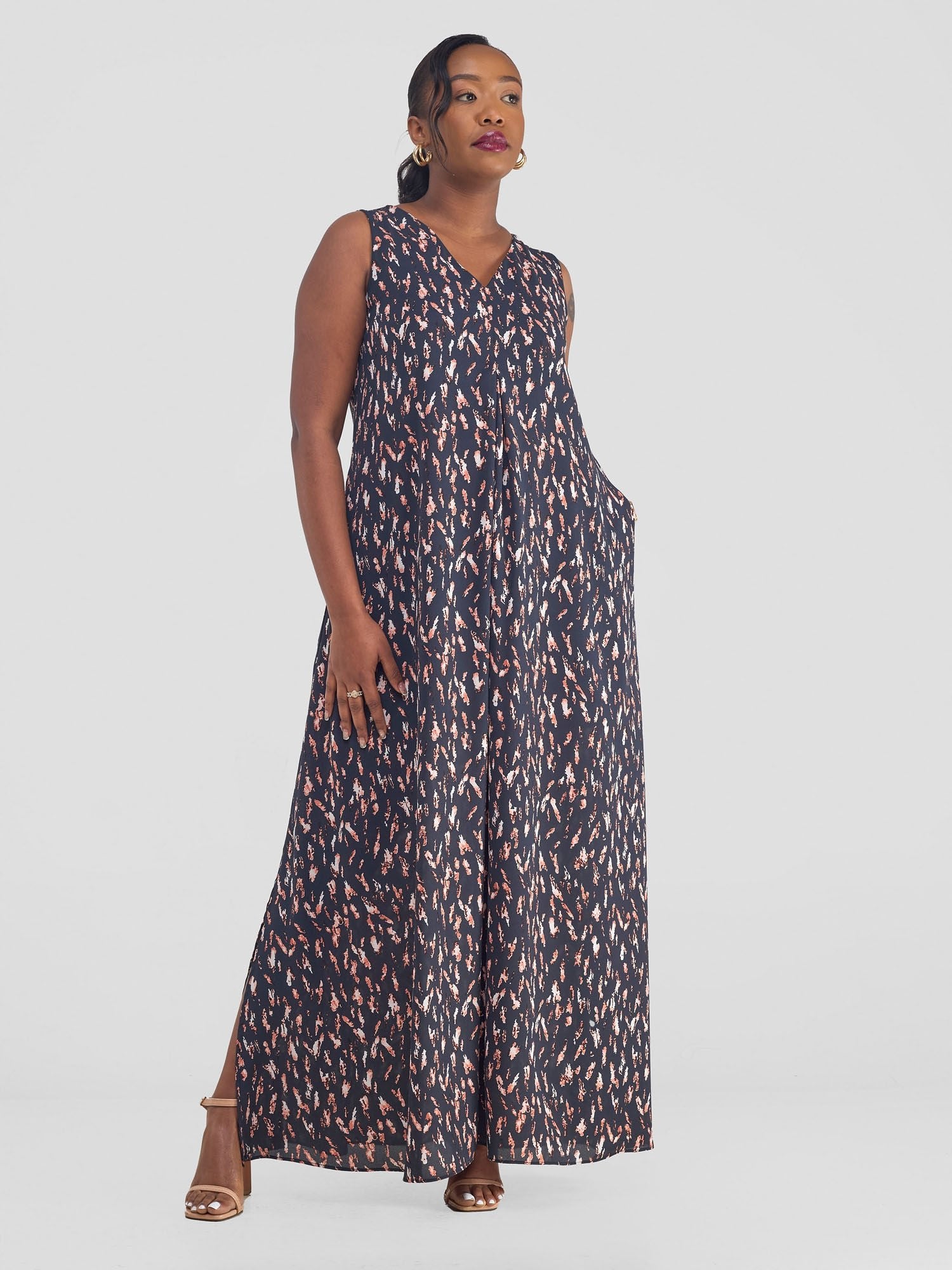 Vivo Ava Front Pleat Maxi Dress - Grey / Rust Print