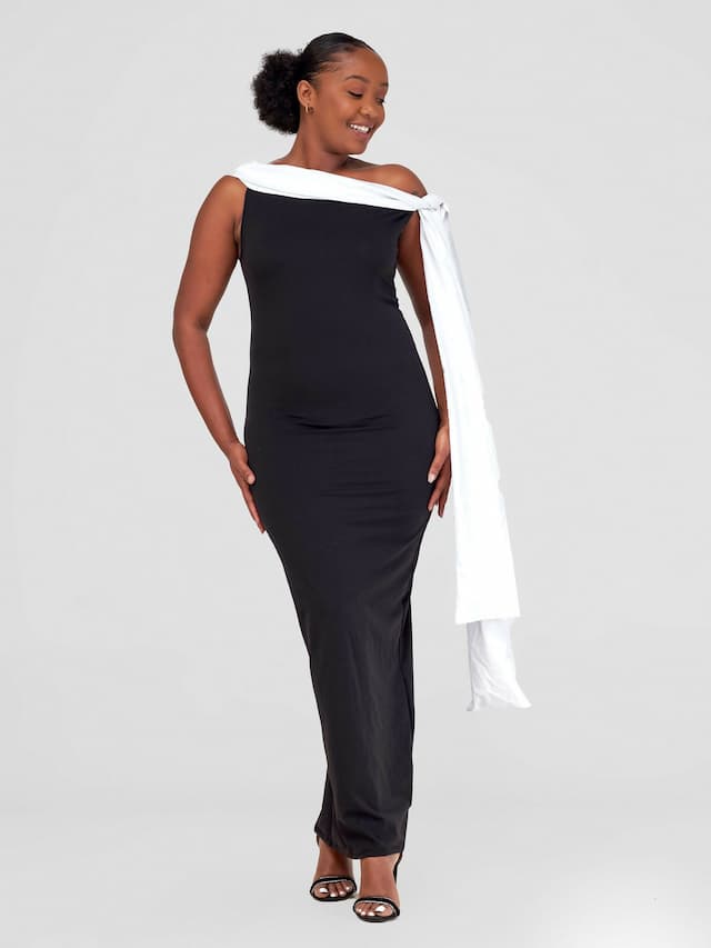 Jukacloset Off-shoulder Maxi Dress - Black