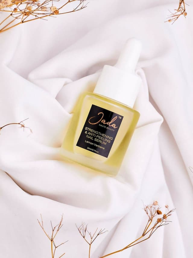 Jada Strengthening & Anti-Peeling Nail Serum - 20ML