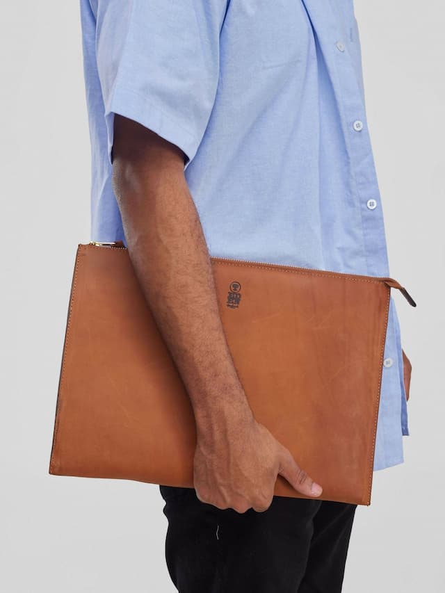 Eden Leather Laptop Sleeve Bag - Chesnut
