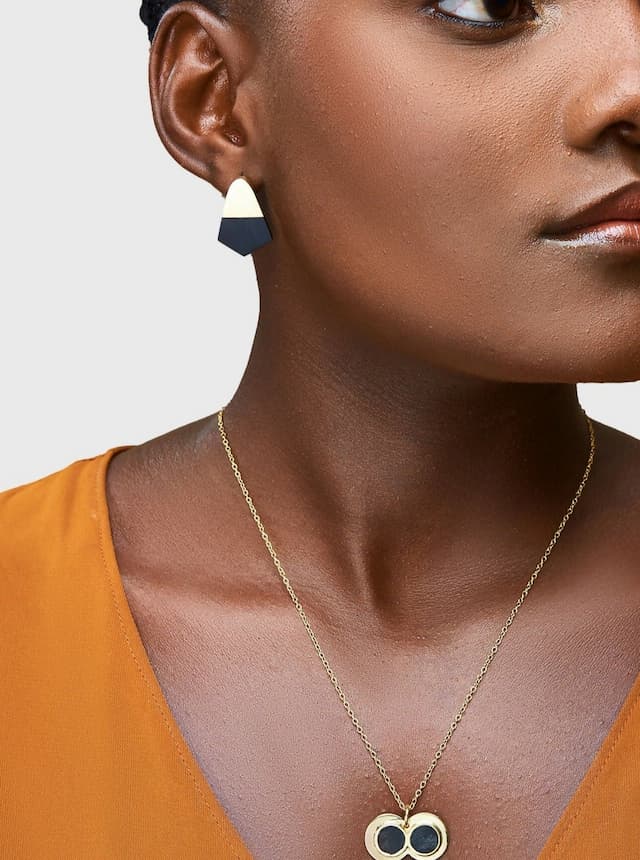 Amelia Earrings & Necklace Set