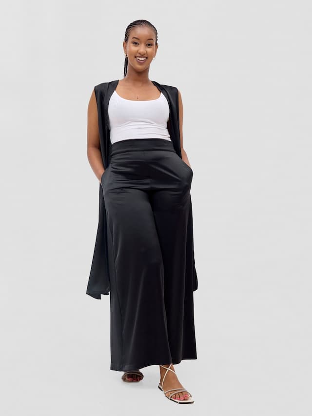 Vivo Meli Sleeveless Coat -  Black