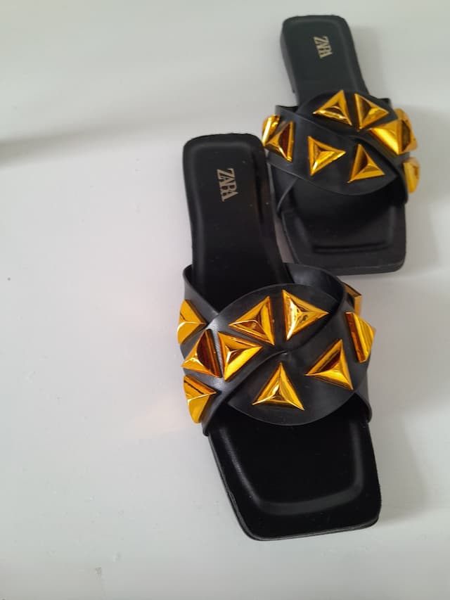 Tuli Leather Sandals - Black