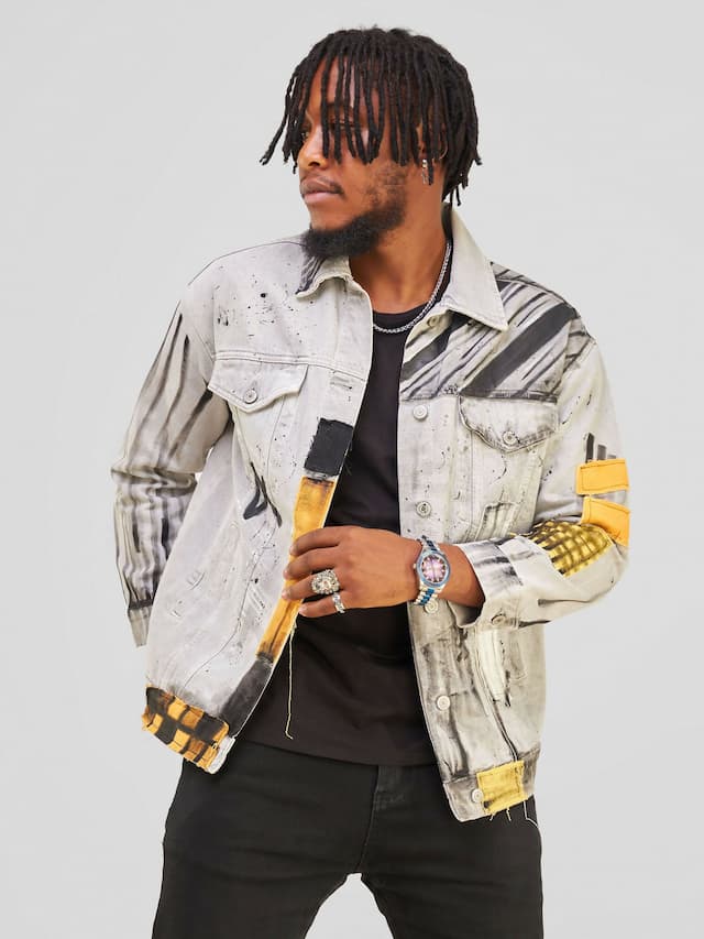'Assassin's Creed' Themed Denim Jacket - Cream / Yellow