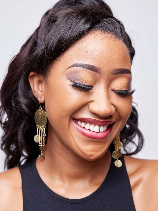 Lizola Nicole Round Strings Earring + Polisher - Brass