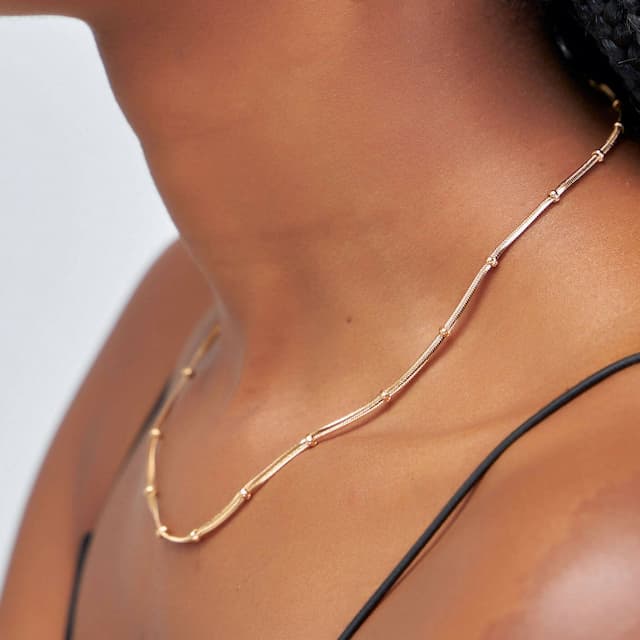 Nailu Neto Chain - Gold