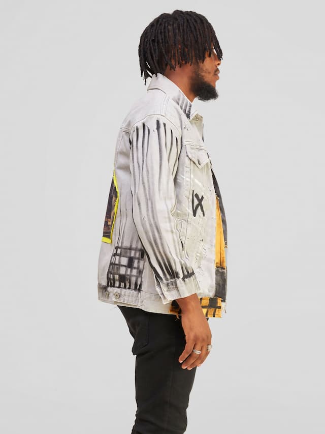 'Assassin's Creed' Themed Denim Jacket - Cream / Yellow